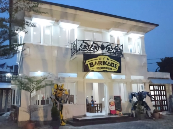 Rumah cantik 2 lantai buat usaha kuliner pusat Kota Bekasi