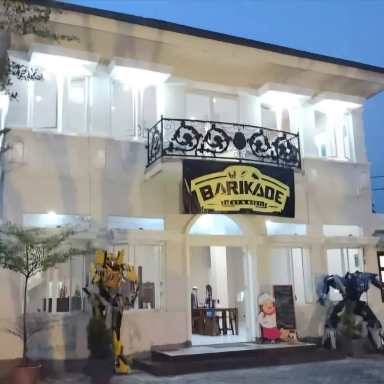 Rumah cantik 2 lantai buat usaha kuliner pusat Kota Bekasi