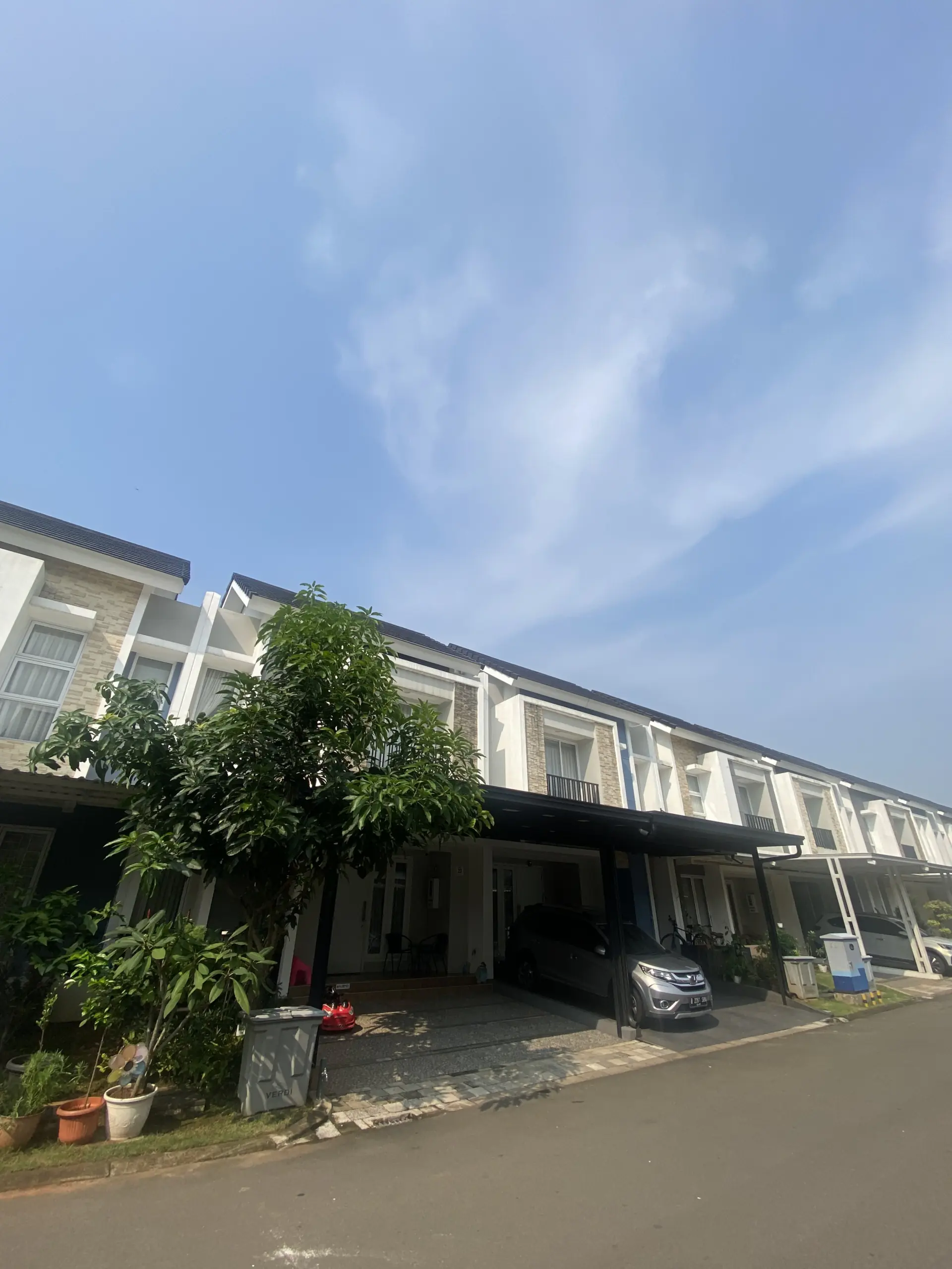 DIJUAL RUMAH CANTIK SIAP HUNI SYMPHONIA SUMMARECON SERPONG