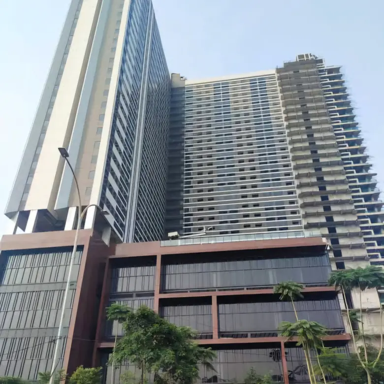 Apartemen Collins Boulevard