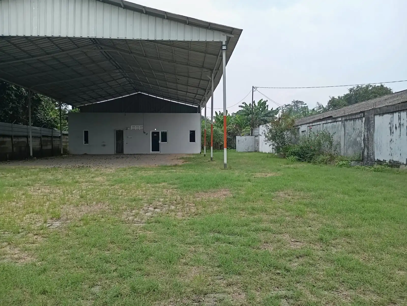 Dijual tanah legok pinggir jalan untuk gudang