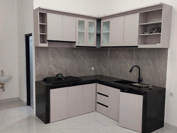 Dijual rumah siap huni di taman Ubud lippo karawaci