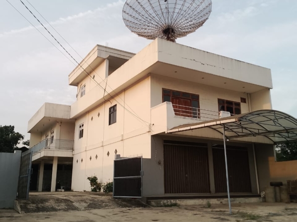 GEDUNG KANTOR 3 Lt dan GUDANG Jln Raya Puspitek Tangerang SATULISTING.com