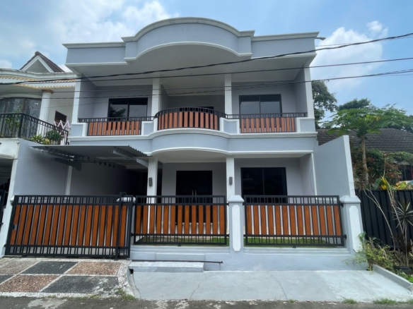 NEW HOUSE di kompleks GRIYA LOKA BSD TANGERANG SATULISTING.com