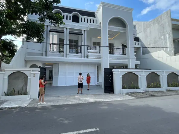 LUXURY HOUSE JLN GATOT SUBROTO DENPASAR BALI