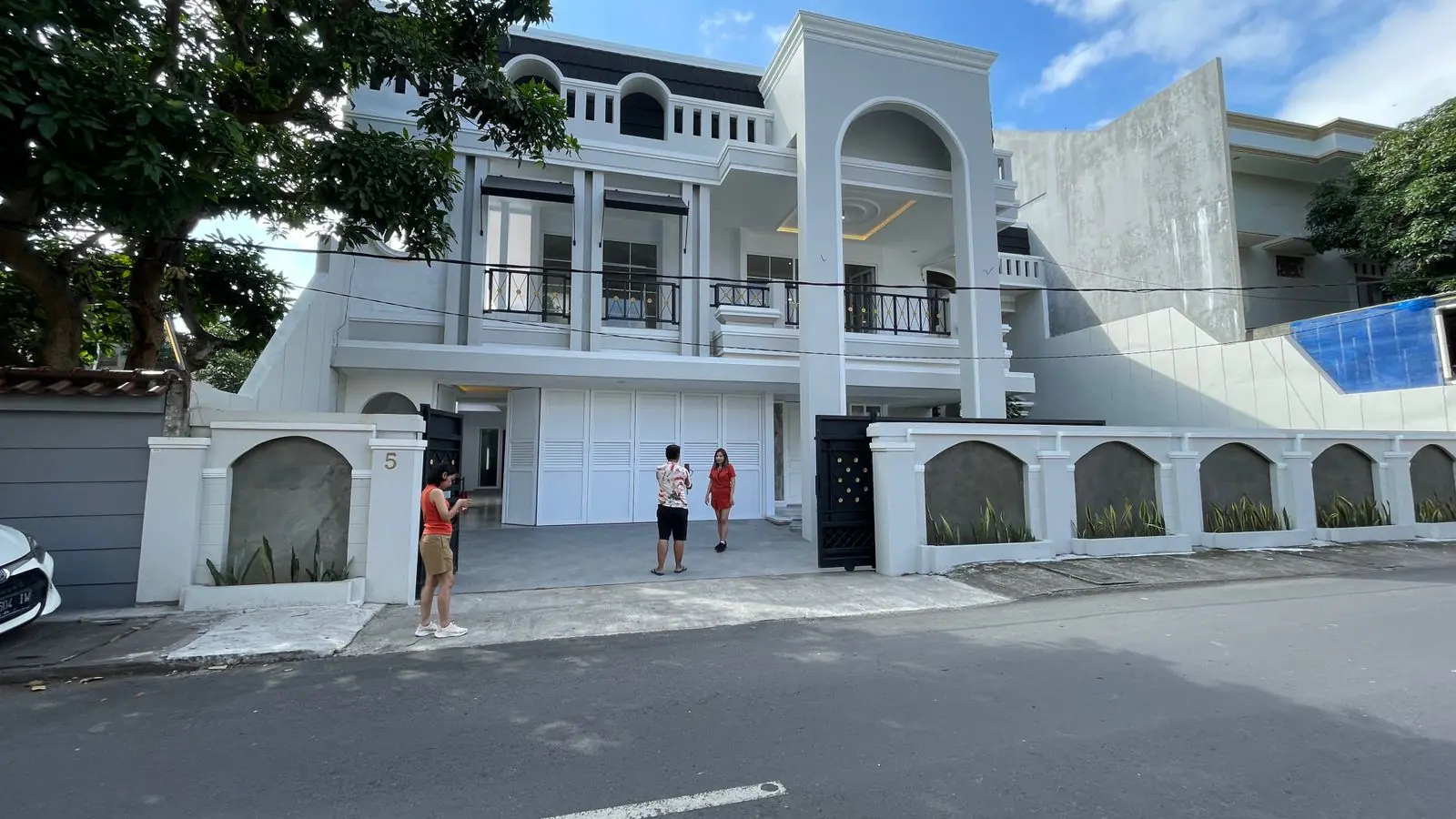 LUXURY HOUSE JLN GATOT SUBROTO DENPASAR BALI