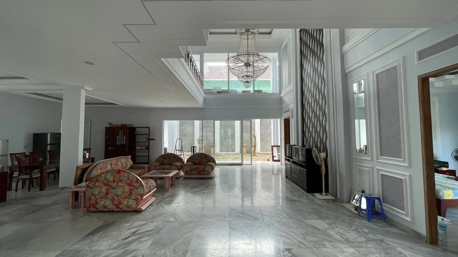 Ruang utama LUXURY HOUSE JLN GATOT SUBROTO DENPASAR BALI