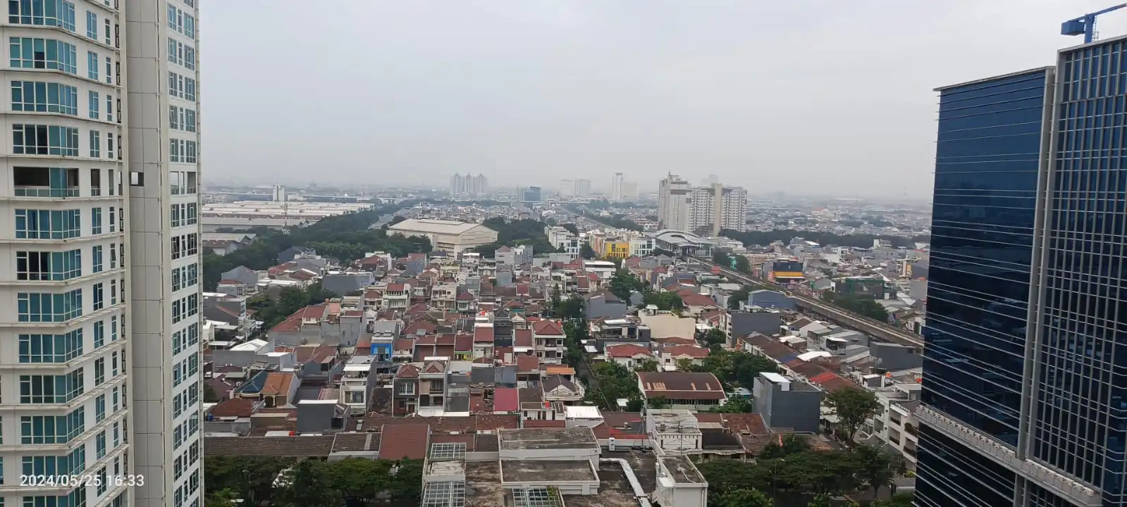 CITY VIEW APARTEMEN KENGSINGTON KELAPA GADING JAKARTA