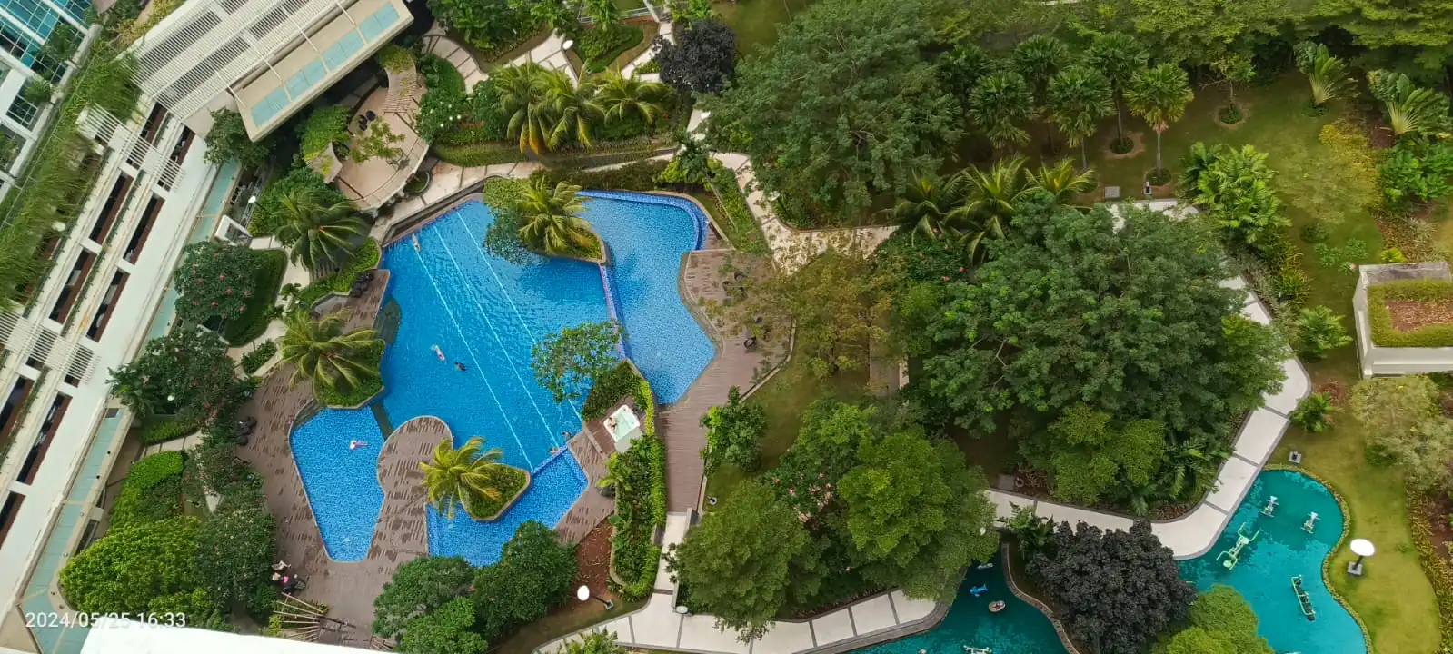 Swimming pool APARTEMEN KENGSINGTON KELAPA GADING JAKARTA