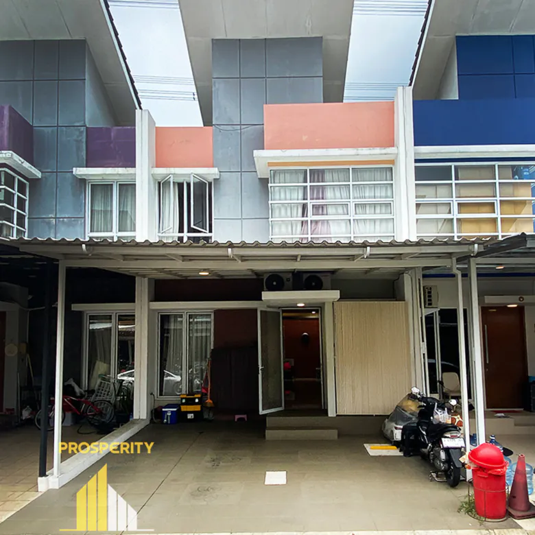 Tampak depan rumah di cluster Bohemia Village Gading Serpong Tangerang
