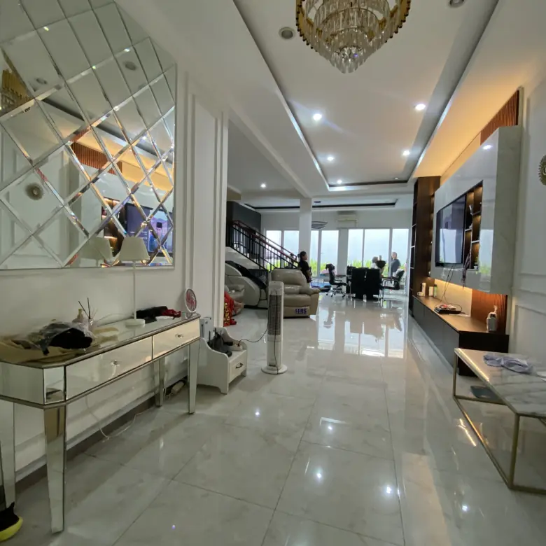 Ruang Keluarga Cluster Aristoteles Gading Serpong