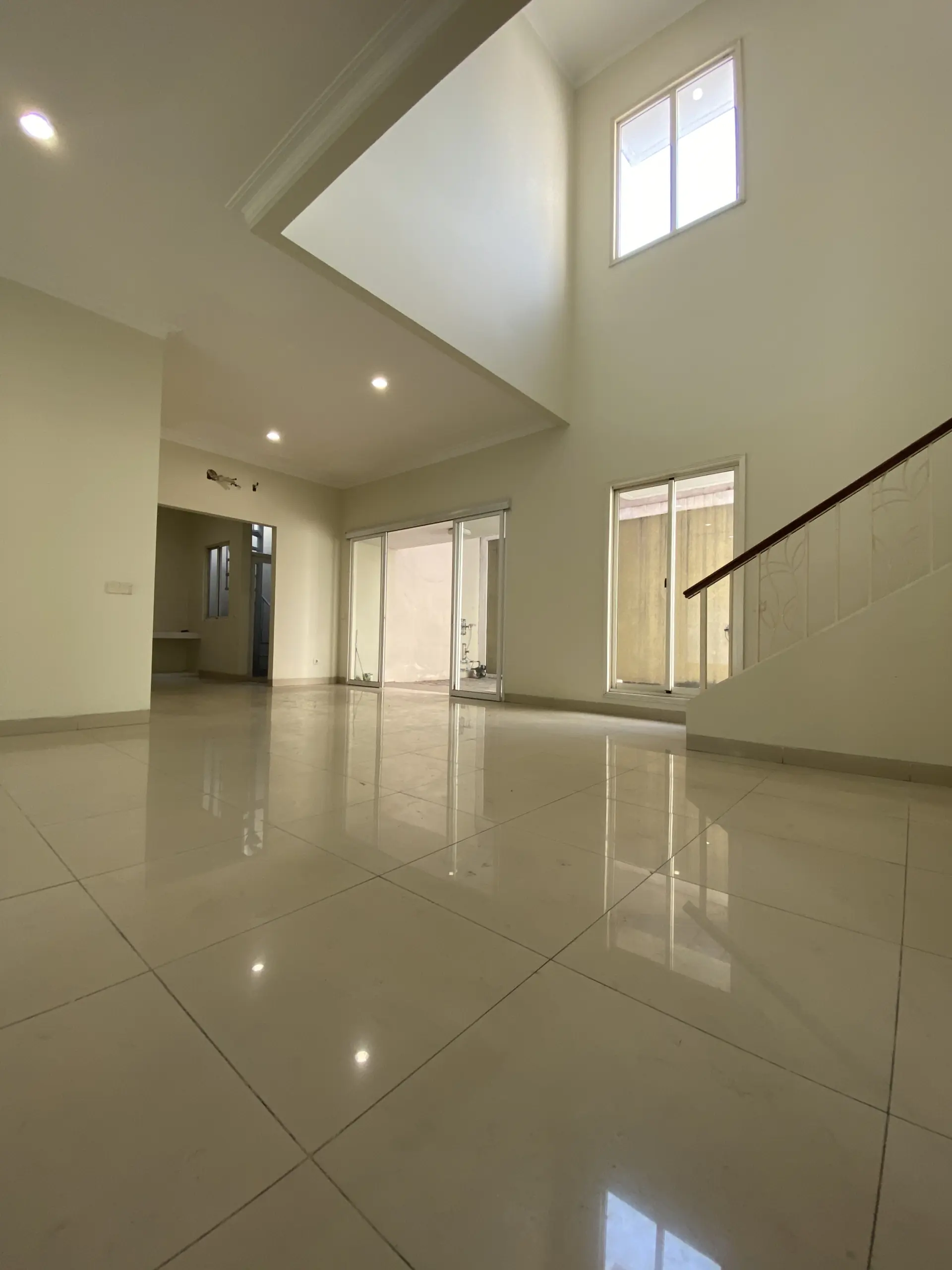 Ruang Keluarga di Cluster Grisea Gading Serpong