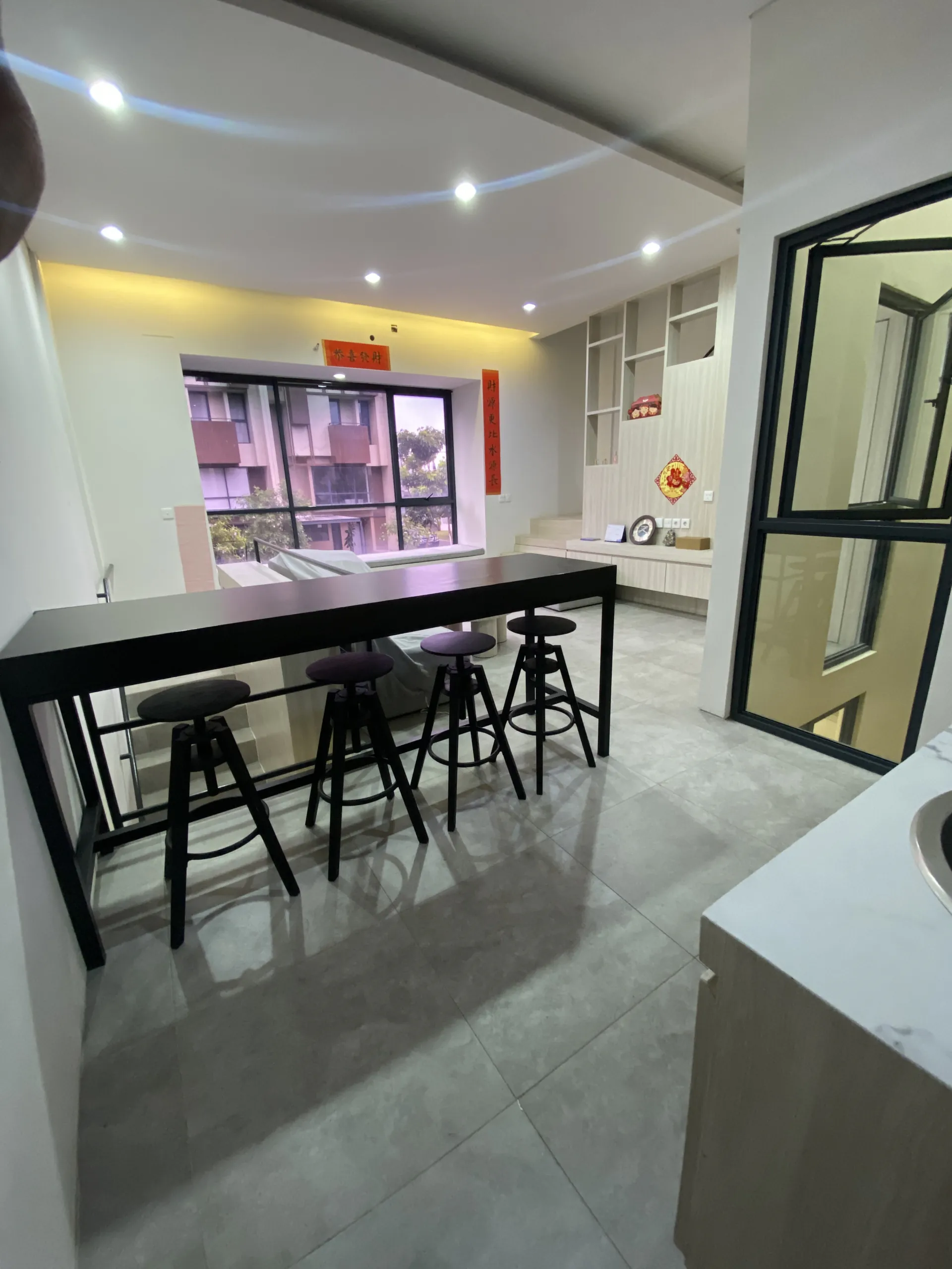 Ruang Makan di Cluster Impresahaus Tabebuya BSD