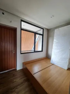 kamar tidur utama fleekhauz bsd