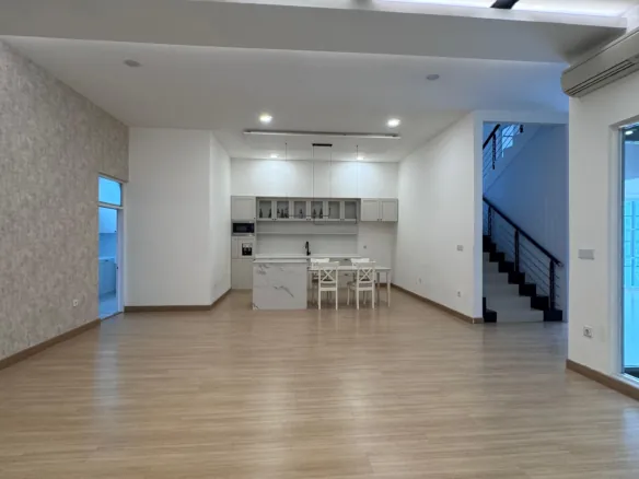 Rumah Furnished Konsep Open Space di Cluster Tiara PHG Gading Serpong
