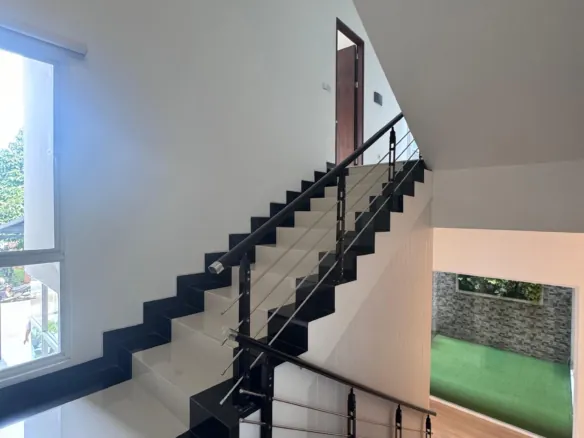 Rumah Furnished Konsep Open Space di Cluster Tiara PHG Gading Serpong