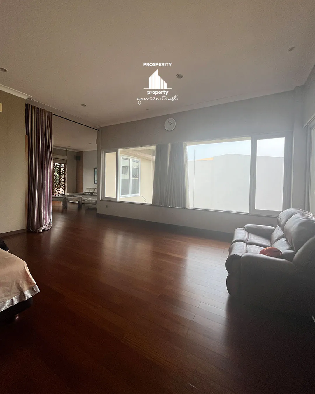 Rumah Furnished Konsep Open Space di Cluster Tiara PHG Gading Serpong