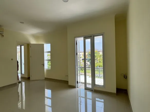 Rumah Furnished Konsep Open Space di Cluster Tiara PHG Gading Serpong