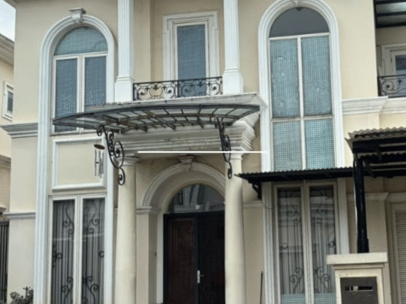 Dijual rumah lesbelles mansion