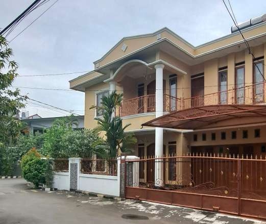 Dijual rumah huk depan taman lingkungan Krisan Taman Galaxy Indah SATULISTING.com