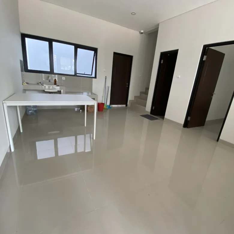 Rumah Strategis di Cluster The Northbend di Karang Tengah Tangerang