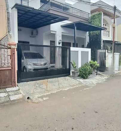 Rumah 4+2 kamar tidur di Grand Galaxy City masih terasa baru nya SATULISTING.com