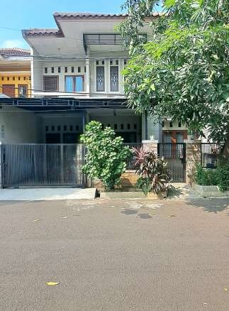 Rumah di Taman Galaxi Indah