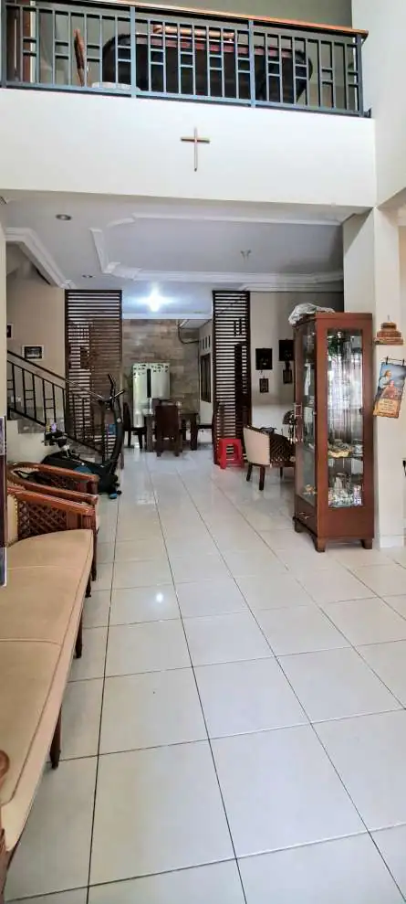 Rumah cantik 2 lantai dekat komplek ruko Grand Galaxy bisa di KPR kan