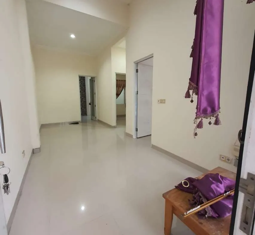 Jual cepat rumah 2 KT renov di Victoria Garden Grand Galaxy bisa KPR