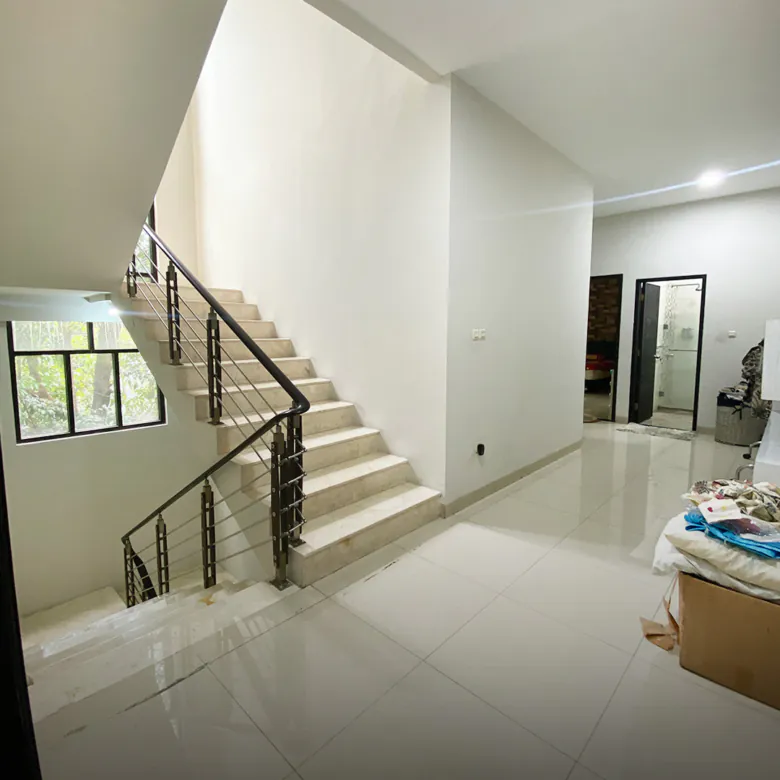 Rumah Hoek Sudah Renovasi di Cluster Taman Holandia Lippo Karawaci