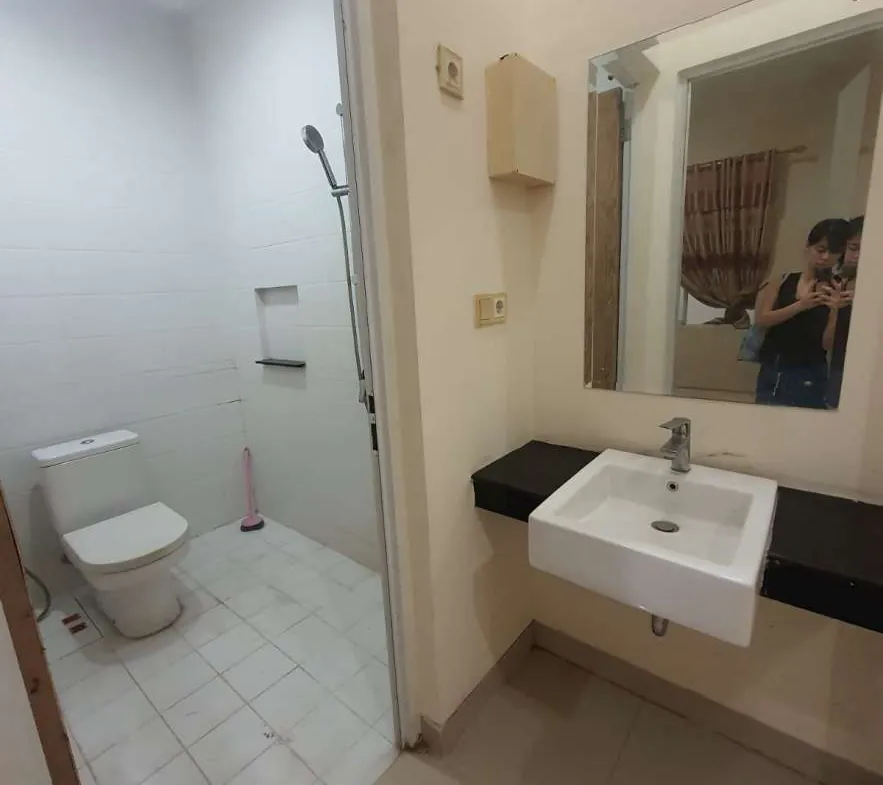 Jual cepat rumah 2 KT renov di Victoria Garden Grand Galaxy bisa KPR