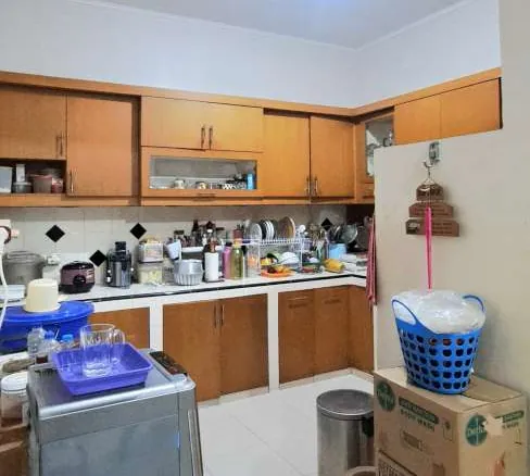 Rumah cantik 2 lantai dekat komplek ruko Grand Galaxy bisa di KPR kan