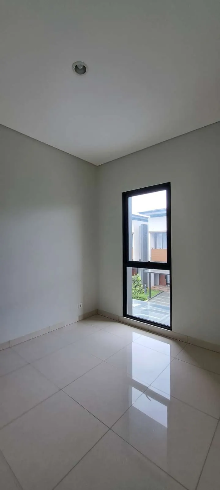 Rumah baru 3 kamar tidur di cluster Mulberry nya Summarecon Bekasi