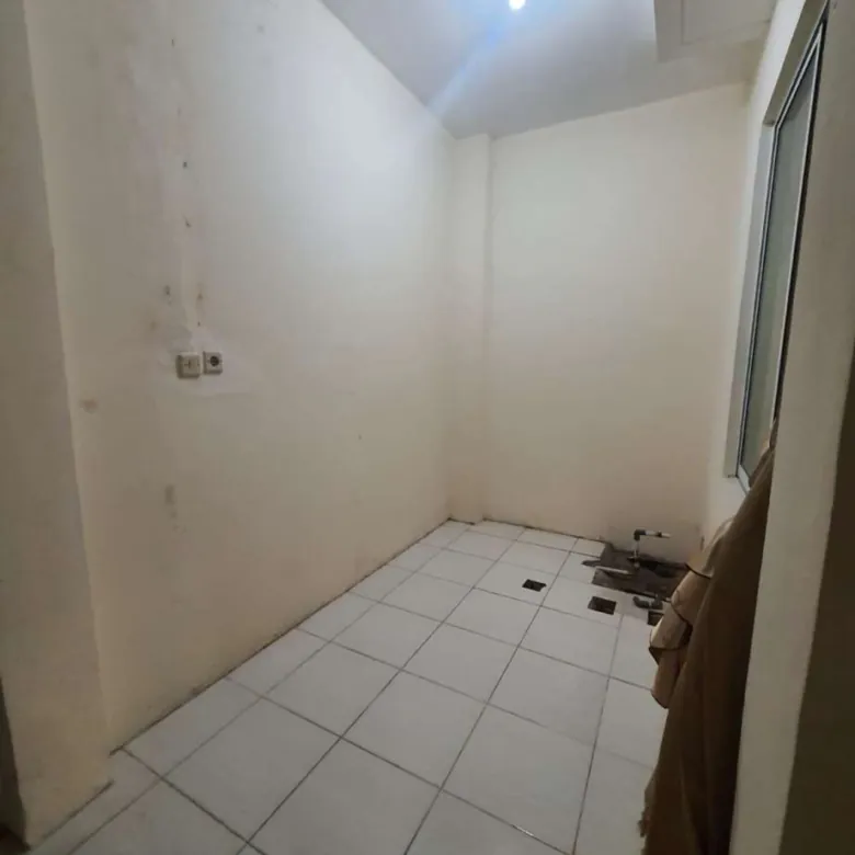 Jual cepat rumah 2 KT renov di Victoria Garden Grand Galaxy bisa KPR