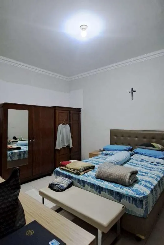Rumah cantik 2 lantai dekat komplek ruko Grand Galaxy bisa di KPR kan