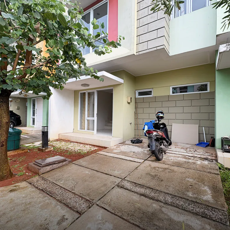Rumah Terawat di Cluster Arcadia Village Paramount Gading Serpong