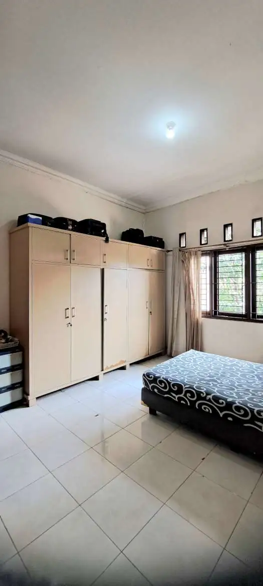 Rumah cantik 2 lantai dekat komplek ruko Grand Galaxy bisa di KPR kan