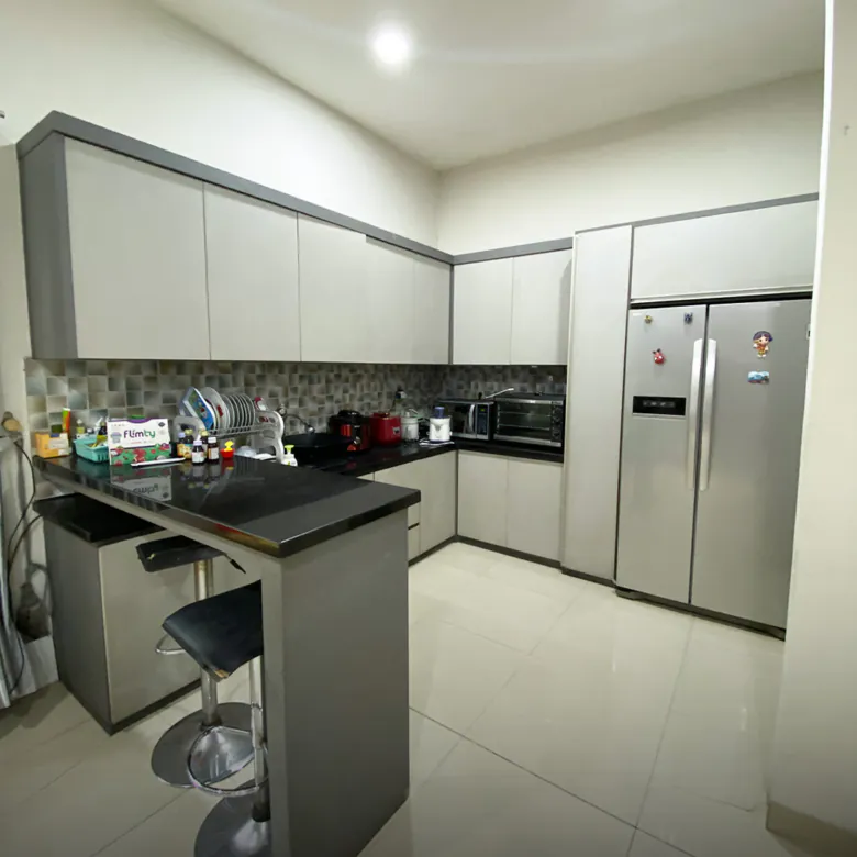 Rumah Hoek Sudah Renovasi di Cluster Taman Holandia Lippo Karawaci
