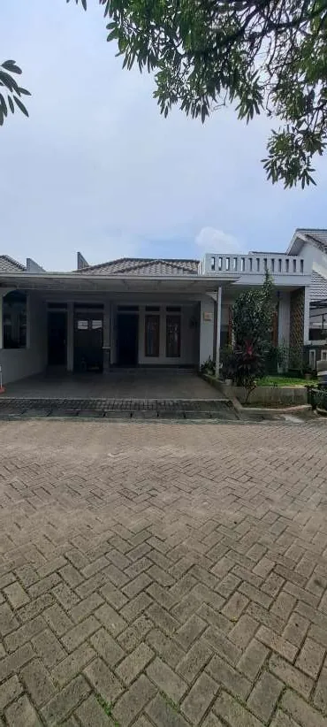 Rumah di Grand Galaxy City