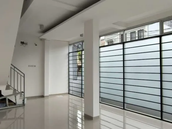 Ruko huk 2 lantai di jalur ramai 24 jam Grand Galaxy City