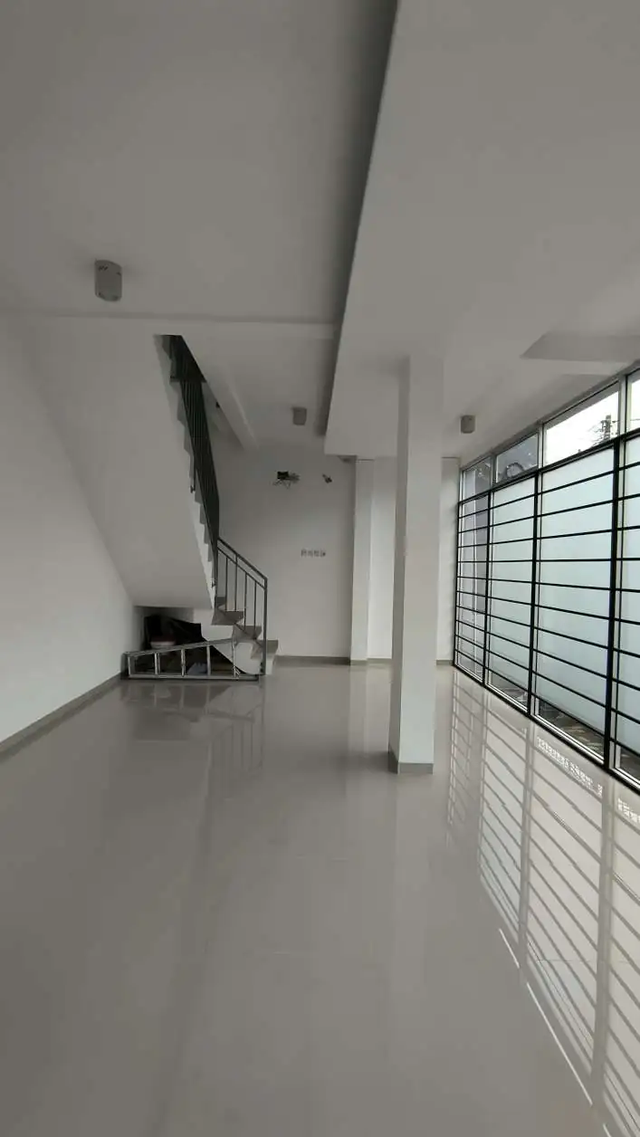 Ruko huk 2 lantai di jalur ramai 24 jam Grand Galaxy City