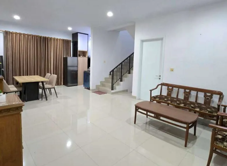 Dijual rumah 2 lantai siap huni di seberang mal Grand Galaxy Park