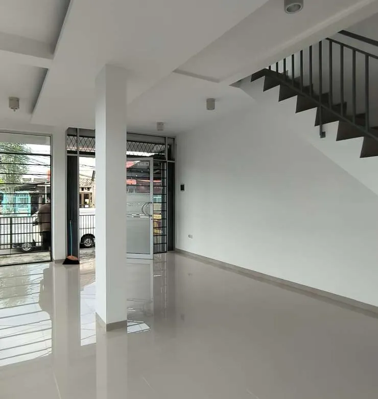 Ruko huk 2 lantai di jalur ramai 24 jam Grand Galaxy City