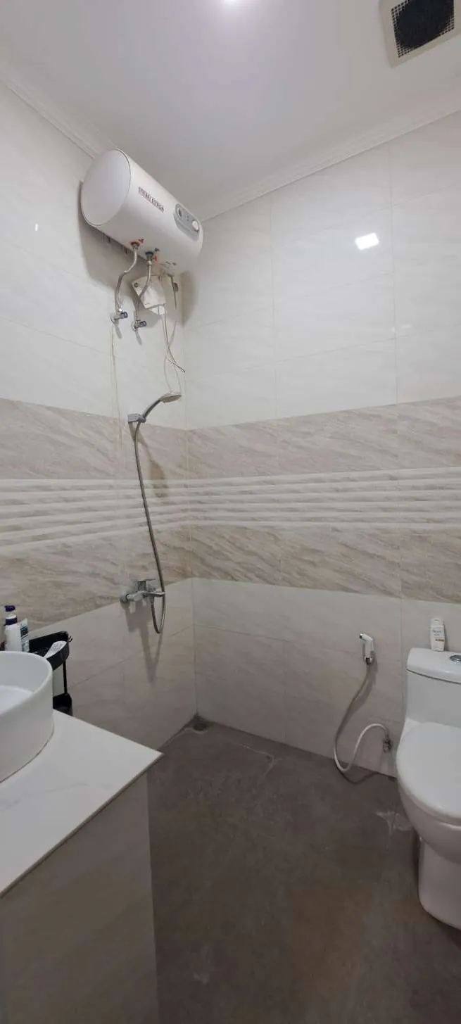 Rumah 2 lantai minimalis di Royal Garden Grand Galaxy City jual cepat