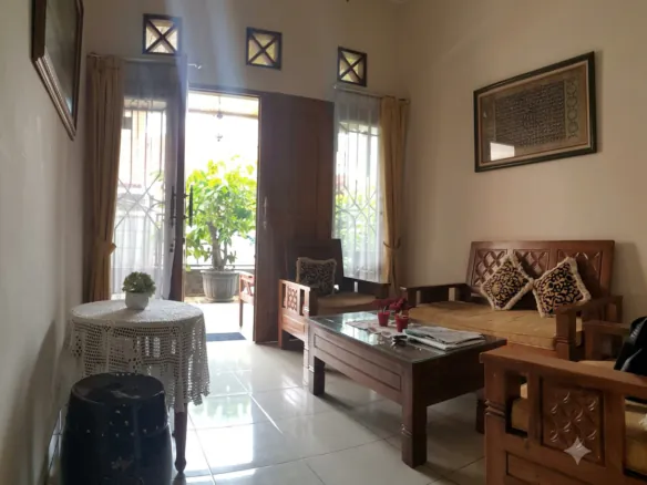 Dijual rumah asri 4+1 KT semifurnished di Grand Galaxy City bisa KPR