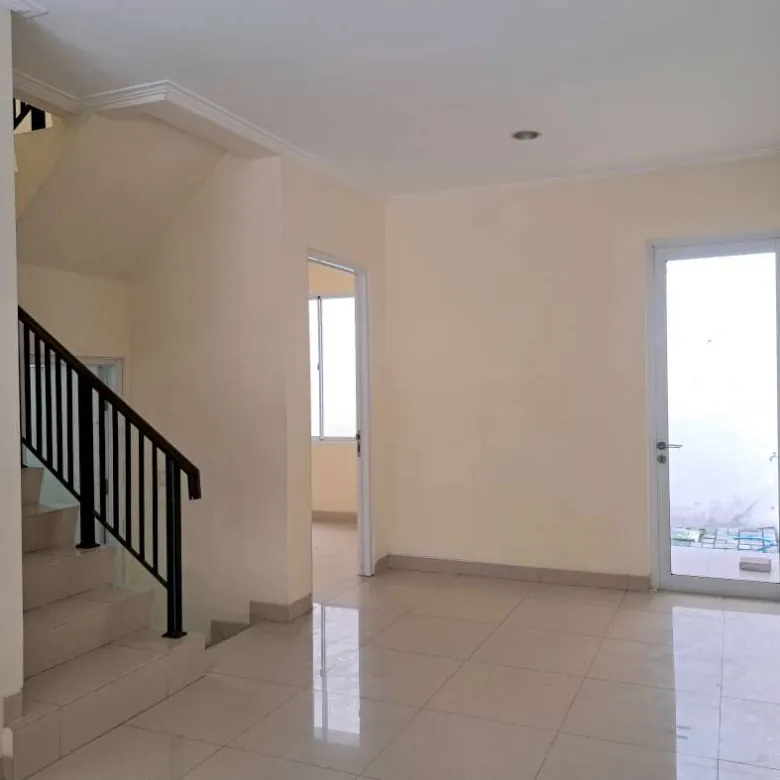 Dijual rumah 2 lantai 3 kamar tidur di Lotus Garden Grand Galaxy City
