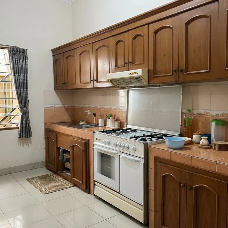 Jual cepat rumah 2 lantai 4 kamar di belakang LIA Galaxy bisa KPR