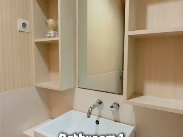 Disewakan apartemen 2+1 kamar furnished private lift 1 Park Residence