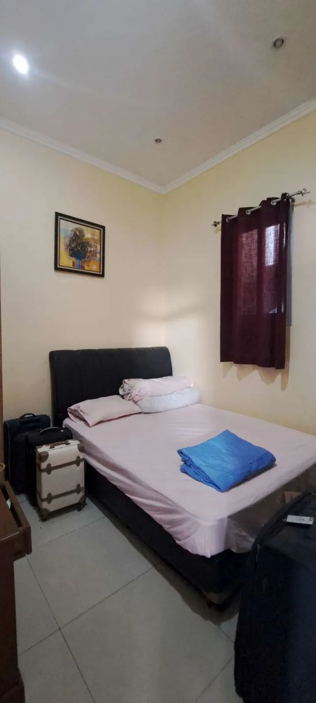 Rumah sewa lantai 2 furnished 3 kamar rooftop dekat Grand Galaxy City