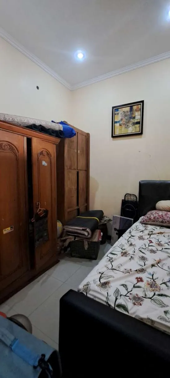 Rumah sewa lantai 2 furnished 3 kamar rooftop dekat Grand Galaxy City